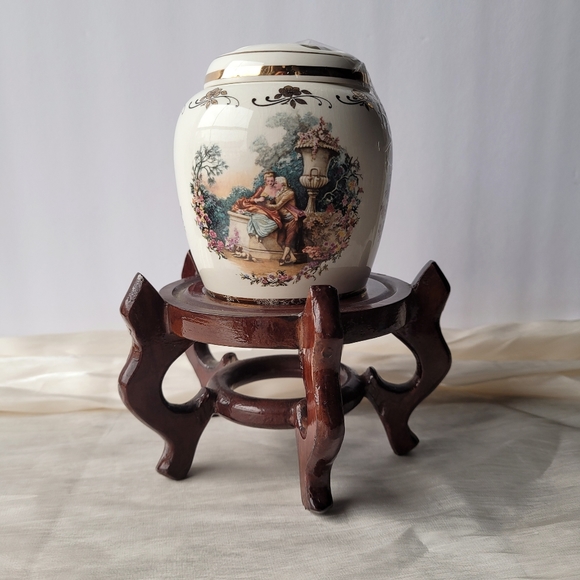 Holy Aphrodite Collection - Picture 3 of 8